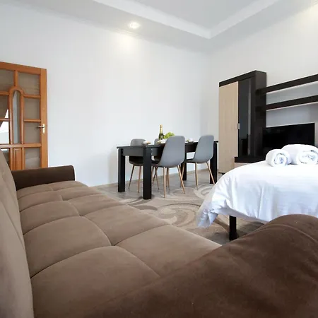 Apartament Kulisha 44 *